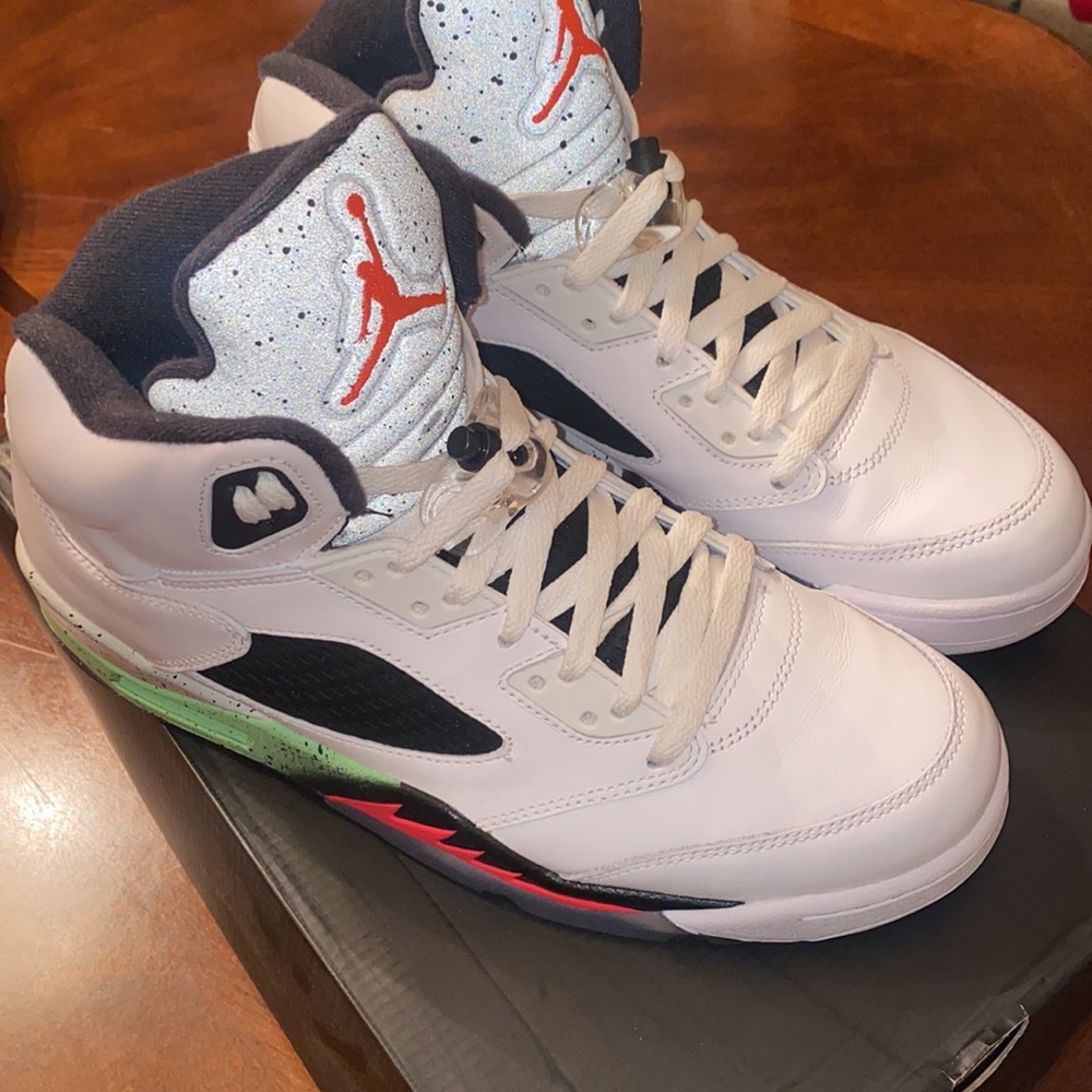 Air Jordan 5 Retro - Picture 2 of 6